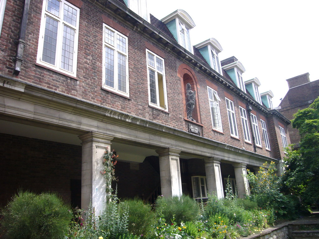 Building at the gardens of Westminster Abbey