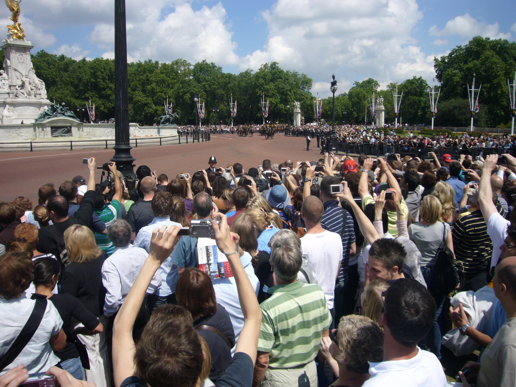 Parade at Buckingham Palace for the Queen`s Birthday, in front of the Victoria Memorial