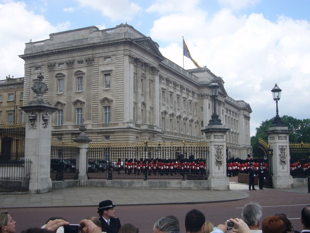 Fanfare at Buckingham Palace for the Queen`s Birthday