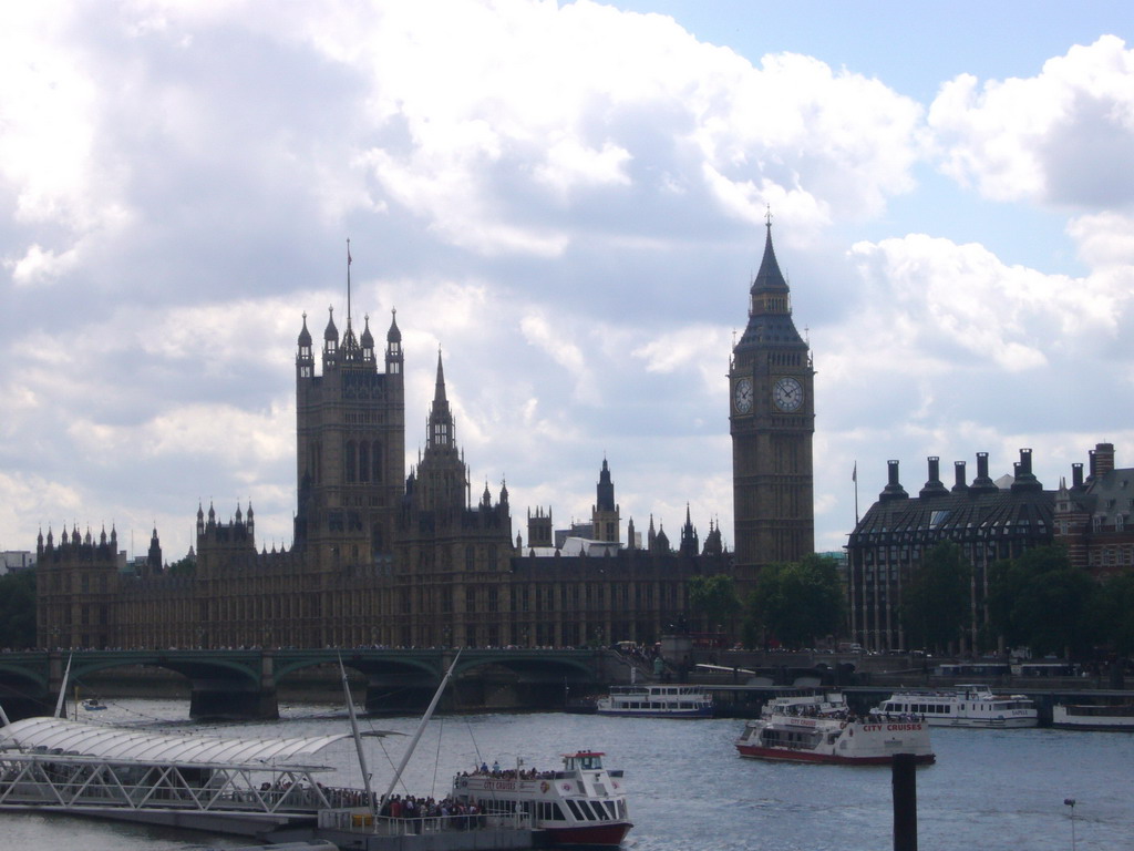 The Westminster Bridge over the Thames river and the Palace of Westminster with the Big Ben, from the Hungerford Bridge