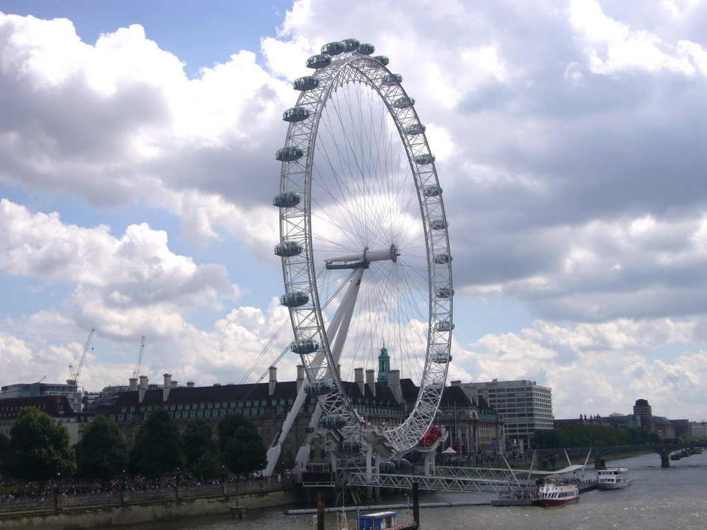 The London Eye and the Waterloo Millennium Pier, from the Hungerford Bridge
