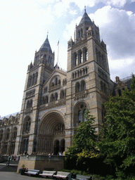 The front of the Natural History Museum