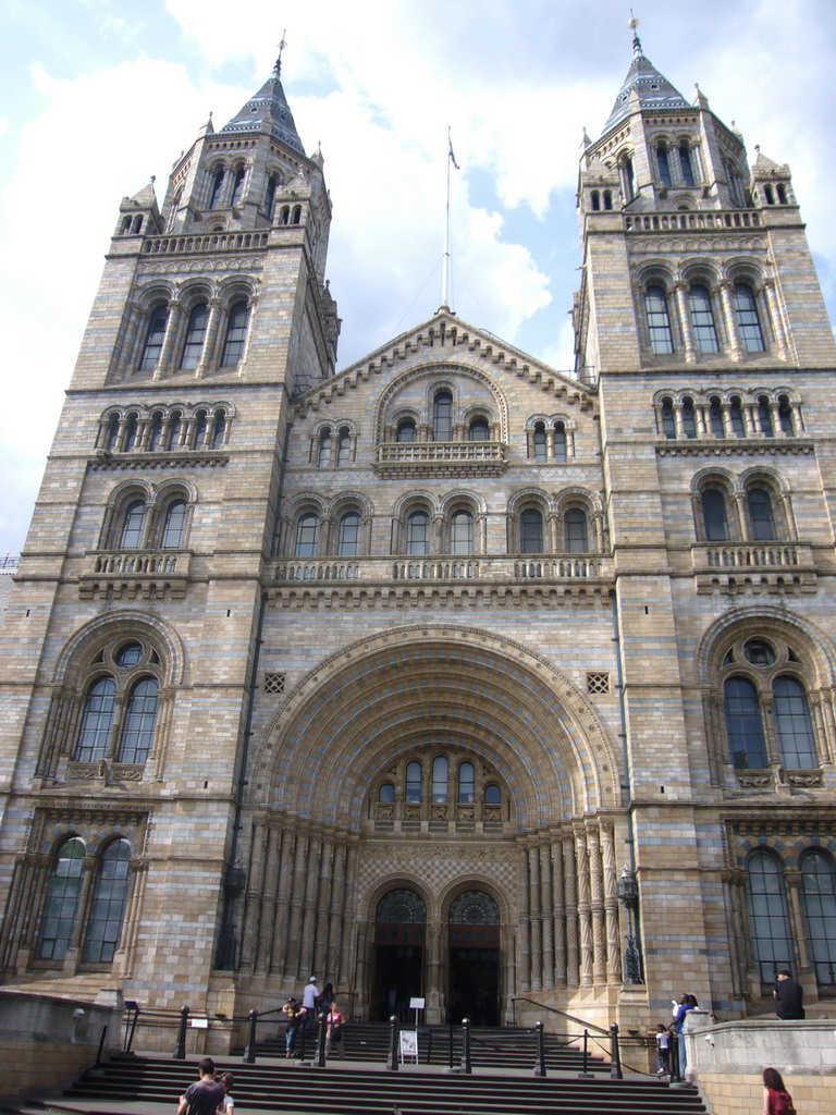 The front of the Natural History Museum
