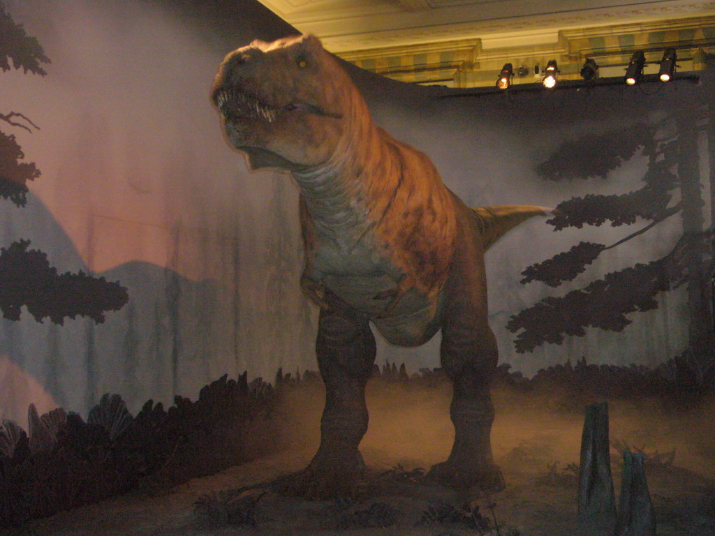 Moving model of a Tyrannosaurus Rex in the Dinosaurs Gallery of the Natural History Museum