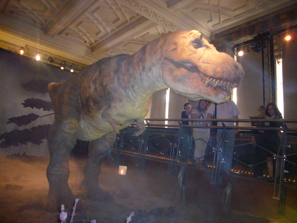 Moving model of a Tyrannosaurus Rex in the Dinosaurs Gallery of the Natural History Museum