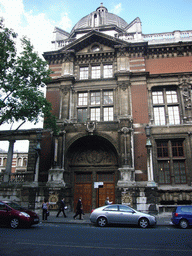 london_1_489 - 297 kb - 768x1024 - Southwest side of the Victoria and Albert Museum Southwest side of the Victoria and Albert Museum