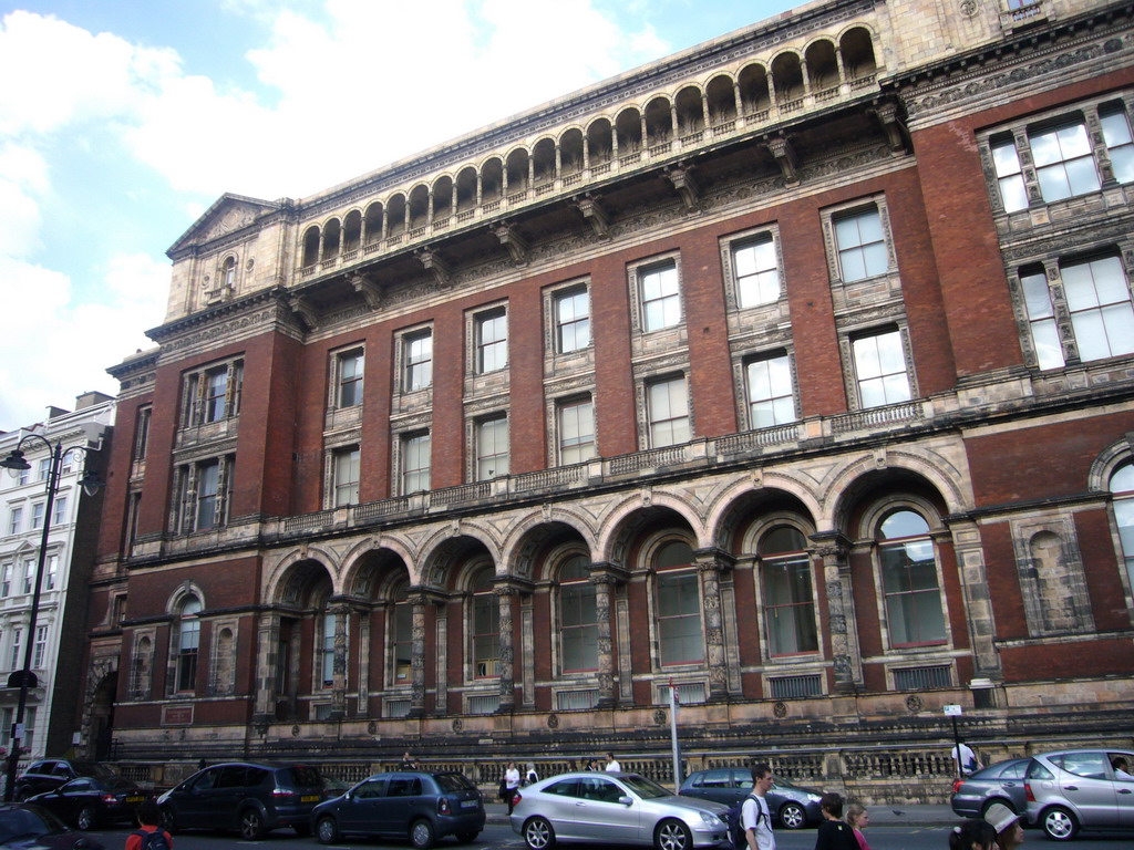 Northwest side of the Victoria and Albert Museum