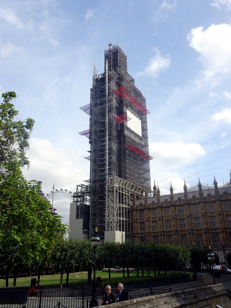 The New Palace Yard, the Big Ben at the Palace of Westminster and the London Eye