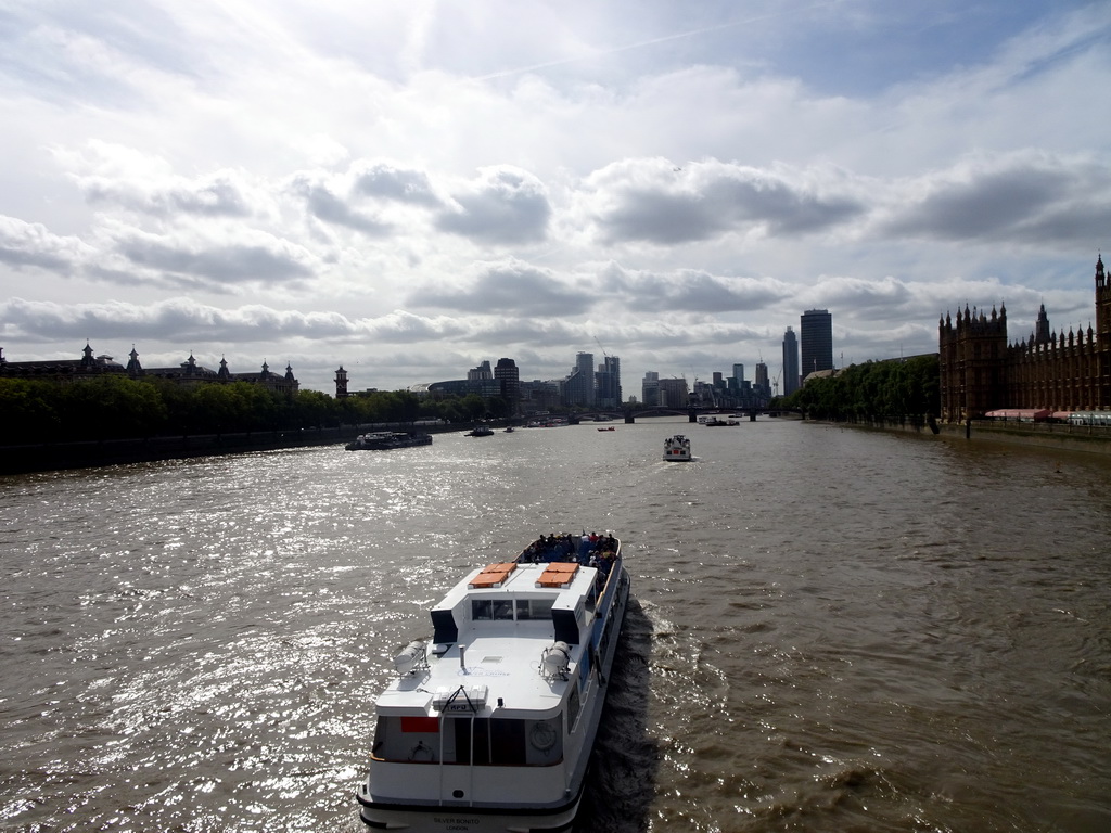 Boats in the Thames river, the Lambeth Bridge and the Palace of Westminster, viewed from the Westminster Bridge