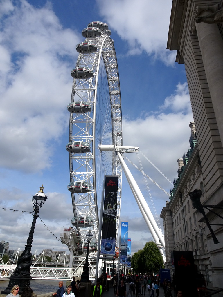 The London Eye at the Queen`s Walk