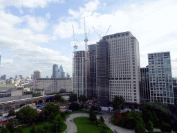 The Jubilee Gardens, the skyscrapers at Southbank Place, the towers and dome of St. Paul`s Cathedral, the South Bank Tower and the One Blackfriars Road building, viewed from capsule 17 of the London Eye