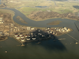 The Thames river and the former Coryton Refinery at the Thames Enterprise Park, viewed from the airplane from Amsterdam