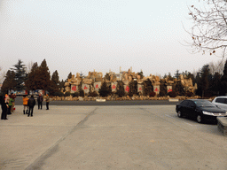 Square in front of the entrance to the Nanshan Mountain Tourist Area