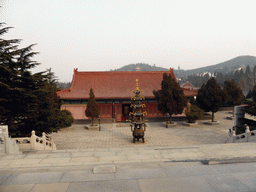 Incense burner and the back side of the front hall of the Nanshan Temple