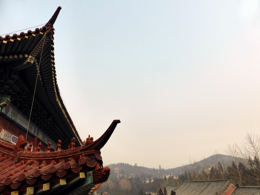 East side of the roof of the Yuantong Hall at the Nanshan Temple, and surroundings