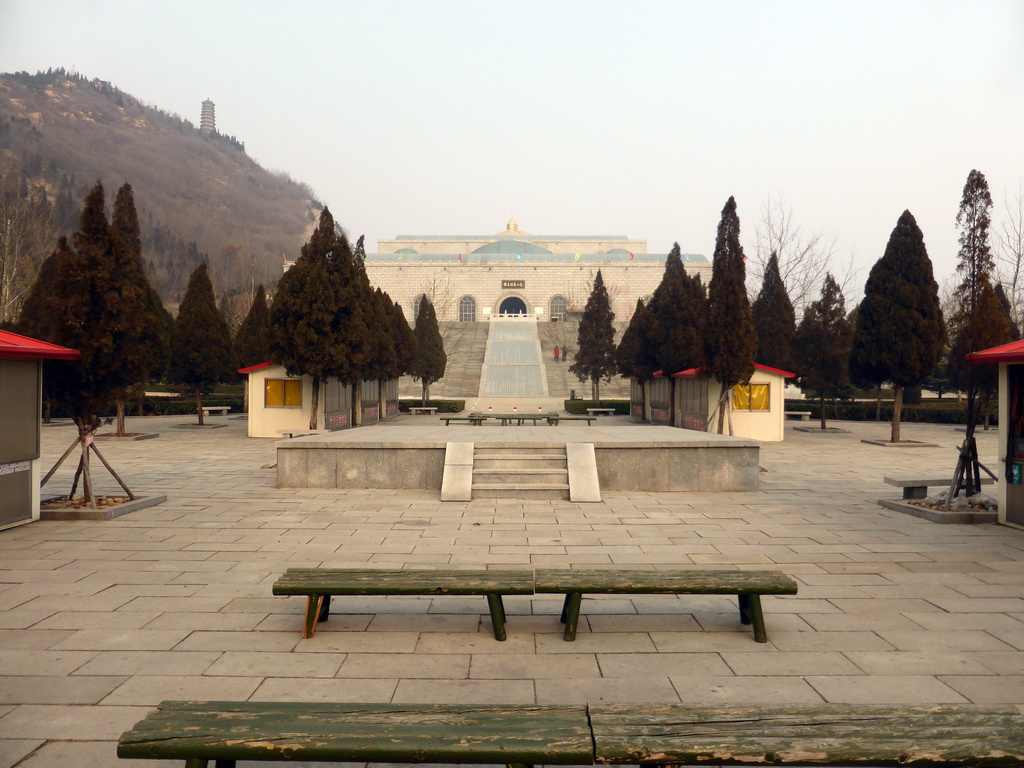 The staircase with inscriptions and the front of the Temple with the Jade Buddha