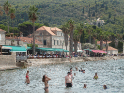 The Plaa Dubrava Pracat beach and the Obala Iva Kuljevana street