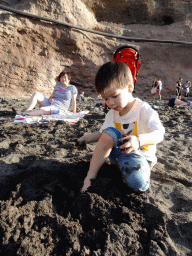 Max and Miaomiao at the Playa de los Gigantes beach