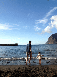 Tim and Max at the Playa de los Gigantes beach