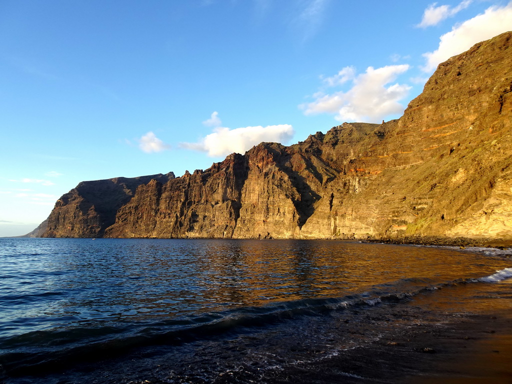 The Playa de los Gigantes beach and the Acantilados de Los Gigantes cliffs, at sunset