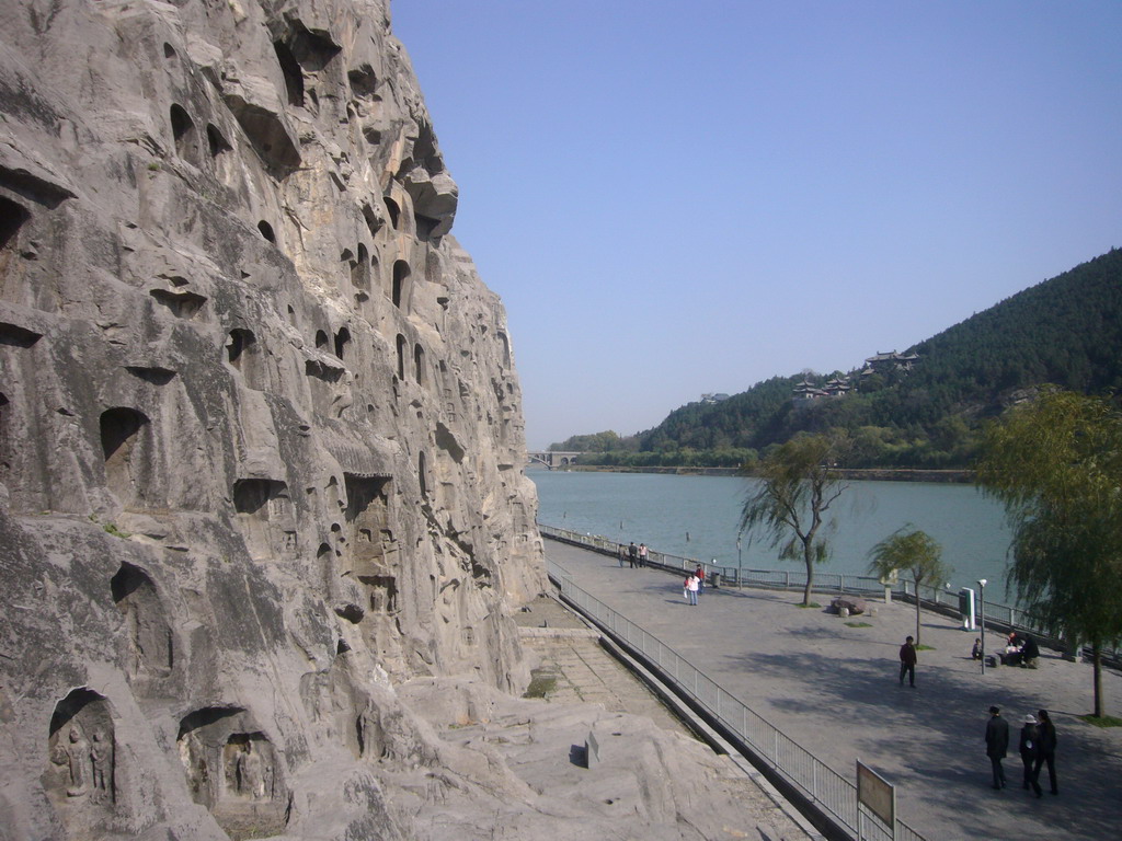 The west side of the Longmen Grottoes, the Xiangshan Temple and the Yi River