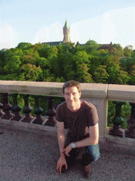 Tim at the Place de la Constitution square, with a view on the Building of the European Coal and Steel Community and the Vallée de la Pétrusse valley