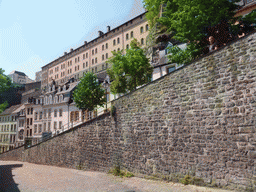 Wall inbetween the Rue Sosthène Weis street and the Montée du Grund street