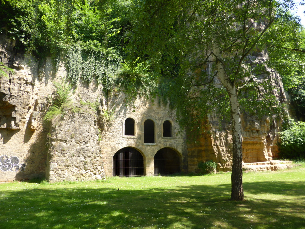 Caves at the Bisserweg street