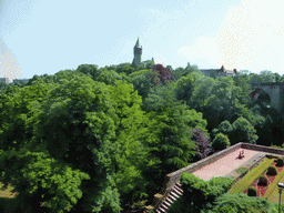 Lower garden, the Building of the European Coal and Steel Community and the Pont Adolphe bridge over the Vallée de la Pétrusse valley, viewed from the upper garden