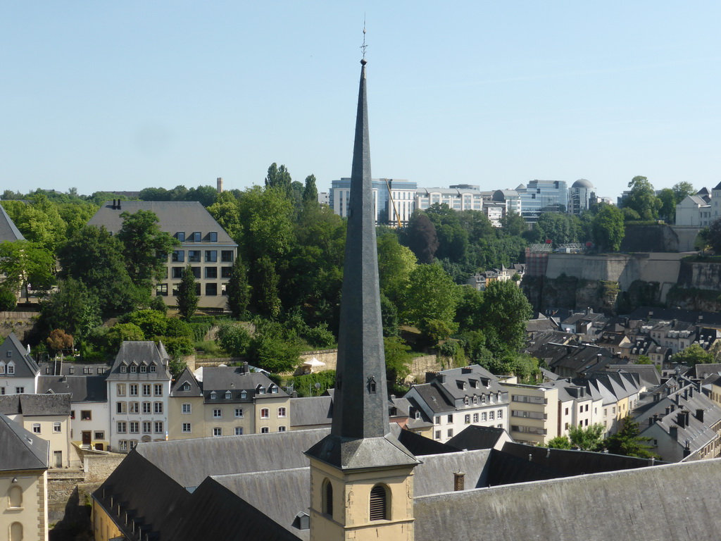 The Grund district and the tower of the Johanneskirche church, viewed from the viewpoint on top of the Casemates du Bock