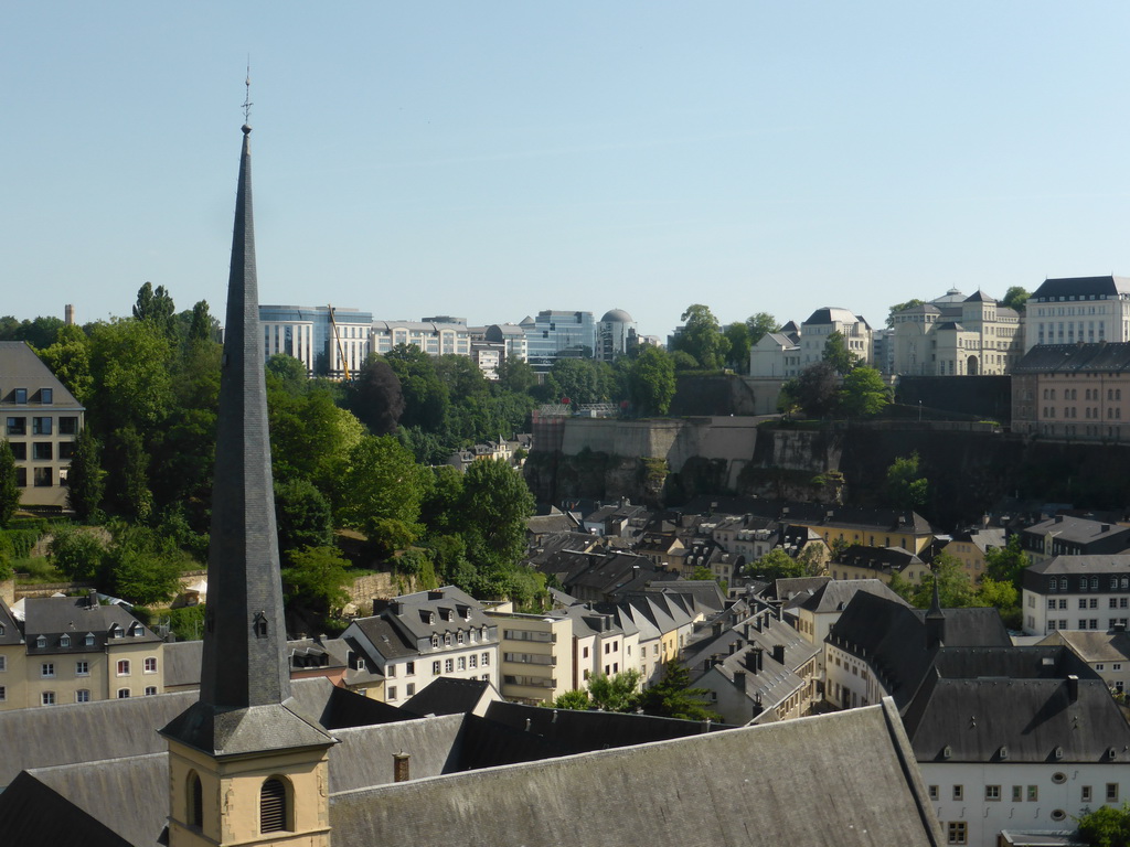 The Grund district and the tower of the Johanneskirche church, viewed from the viewpoint on top of the Casemates du Bock