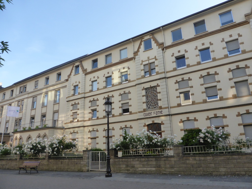 Front of the ZithaKlinik hospital at the Rue Sainte-Zithe street