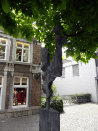 Statue at the crossing of the Stokstraat street and the Eksterstraat street