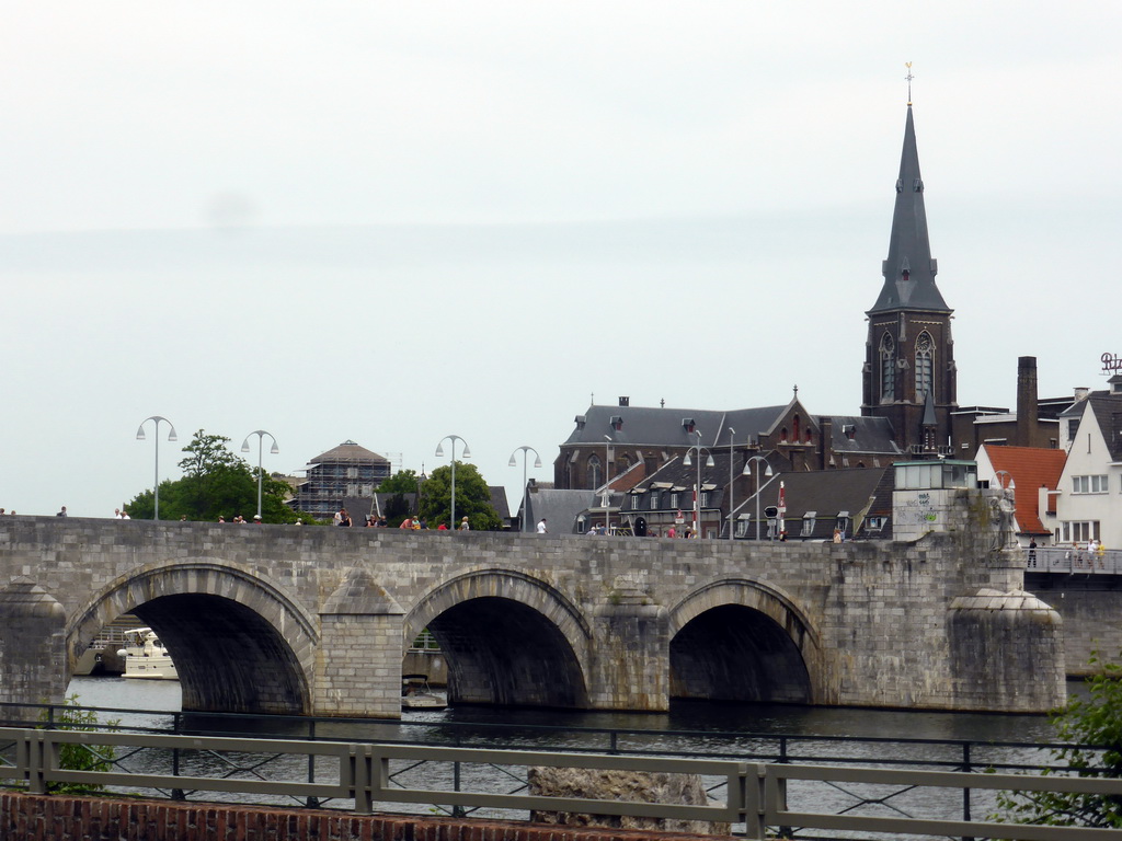 The Sint Servaasbrug bridge over the Maas river and the Sint-Martinuskerk church, viewed from the Maasboulevard street
