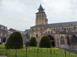 The Henric van Veldekeplein square and the southwest side of the Sint-Servaasbasiliek church