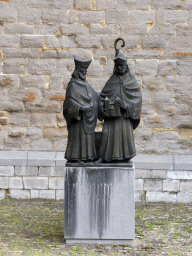 Statues at the southwest side of the Sint-Servaasbasiliek church