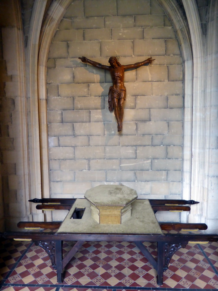 Statue of Christ at the southeast side of the cloister of the Sint-Servaasbasiliek church