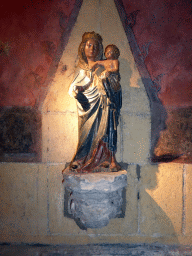 Statue of Mary and Christ at the southeast side of the cloister of the Sint-Servaasbasiliek church