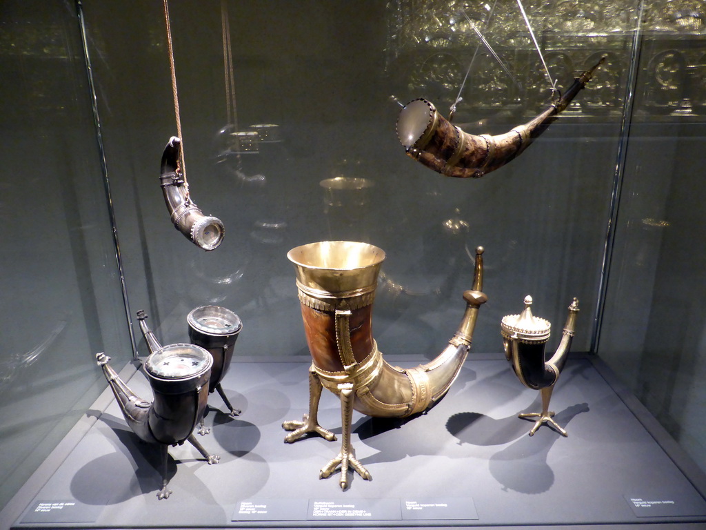 Horns in Room 1 of the Lower Chapel of the Treasury of the Sint-Servaasbasiliek church, with explanation