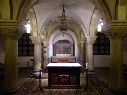 Altar and chest in the crypt of the Sint-Servaasbasiliek church