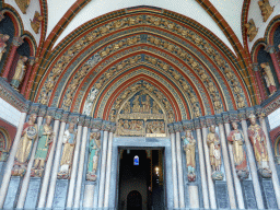 Southwest entrance, with reliefs, of the Sint-Servaasbasiliek church