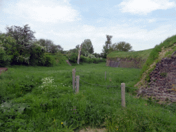 Grassland and walls at the Hoge Fronten park