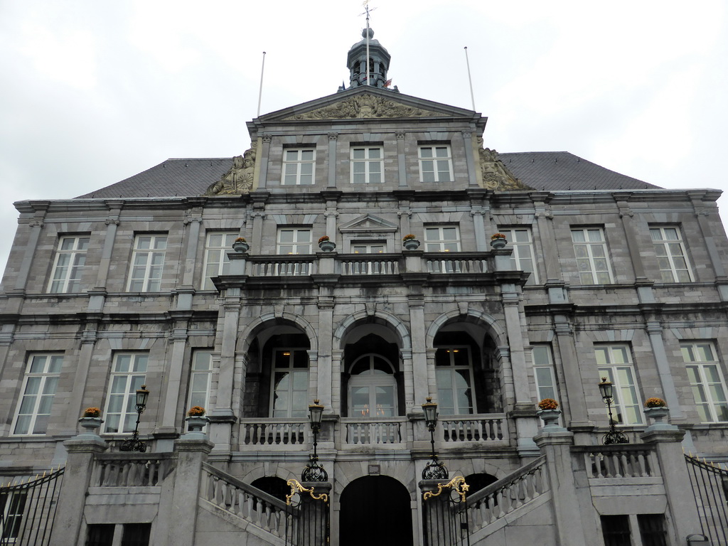 Facade of the City Hall at the Markt square