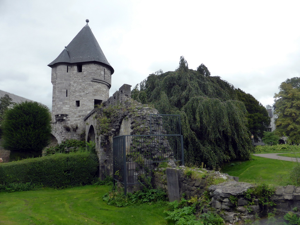 City Wall and the Pater Vincktoren tower at the Faliezusterspark