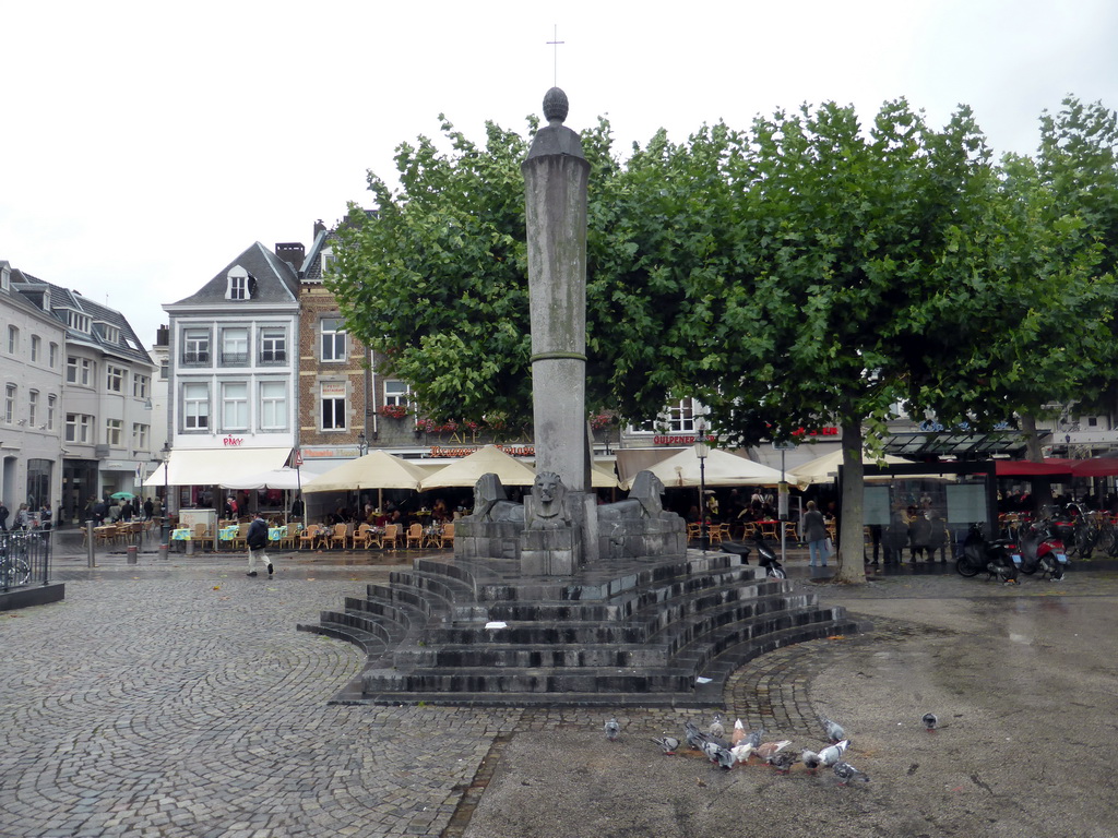 The Perroen plateau at the Vrijthof square
