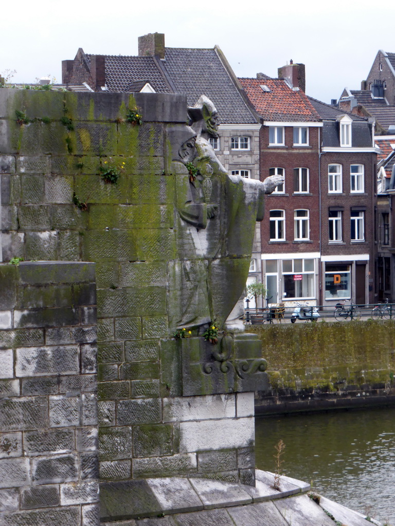 The Maas river and a relief at the northwest side of the Sint Servaasbrug bridge