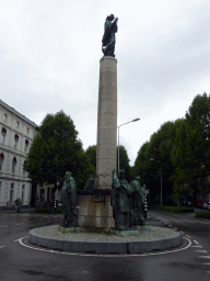 The Mariamonument column at the crossing of the Stationsstraat street and the Wilhelminasingel street
