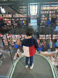 Max at the First Floor of the Bookstore Dominicanen