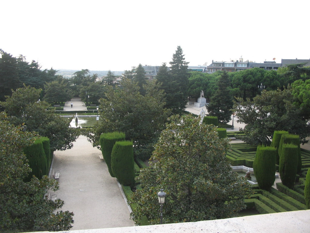 The Sabatini Gardens, from the Calle de Bailén street