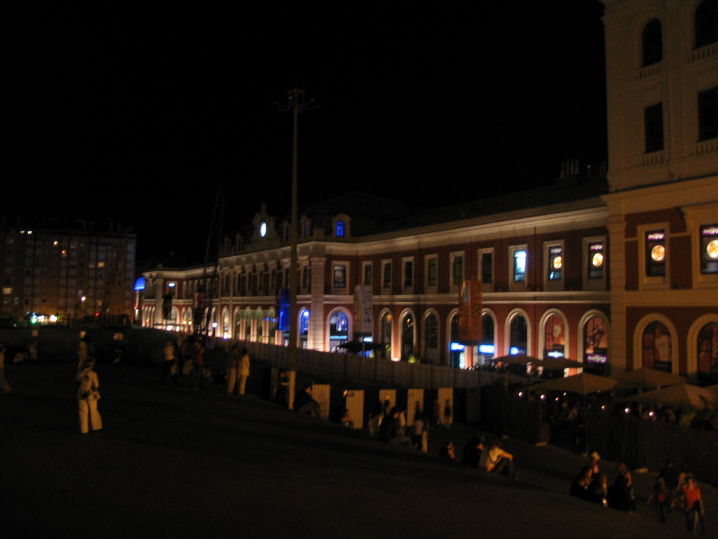 The Príncipe Pío shopping mall at the Paseo de la Florida street, by night